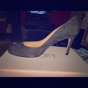 Ann Taylor Loft Pump